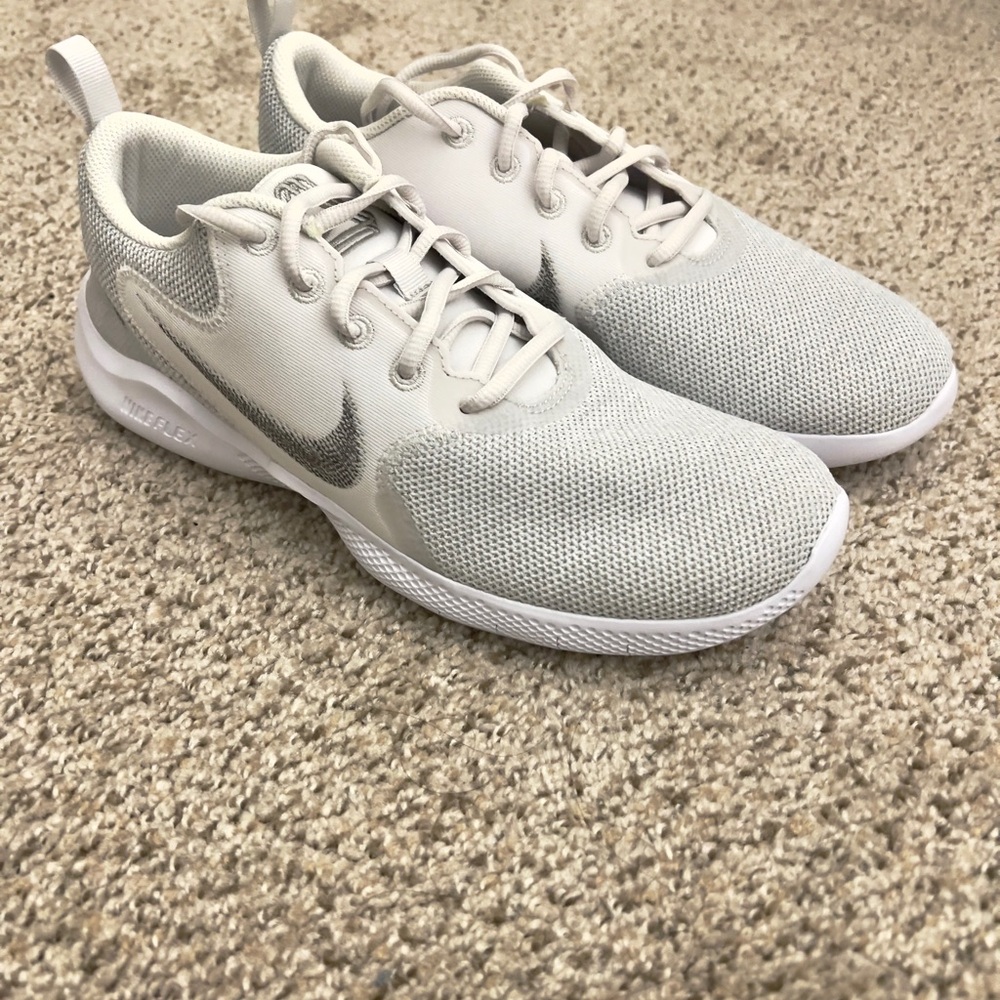New Nike flex run size 9.5